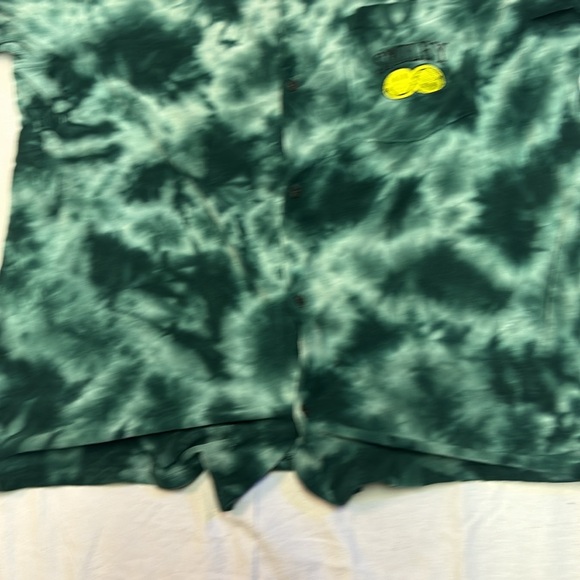 H&M x Smiley Green Tie Dye Smiley Face Button Up Shirt Towel Feel Size Large - Picture 5 of 7